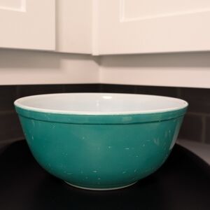 PYREX Green Primary colors Mixing Bowl 403 2 1/2 Qt.